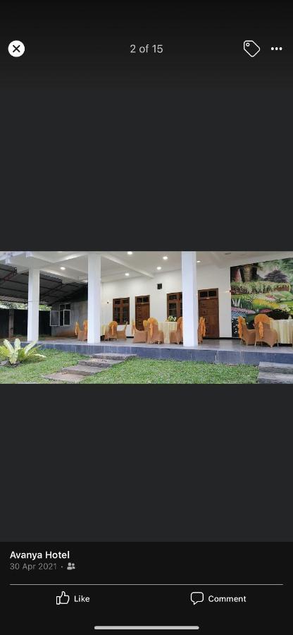 Avanya Hotel And Reception Hall Angunakolapelessa Eksteriør bilde