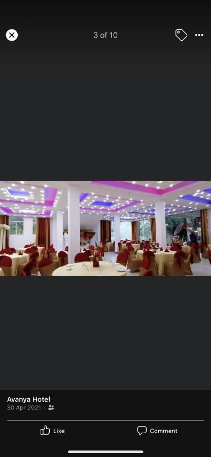 Avanya Hotel And Reception Hall Angunakolapelessa Eksteriør bilde