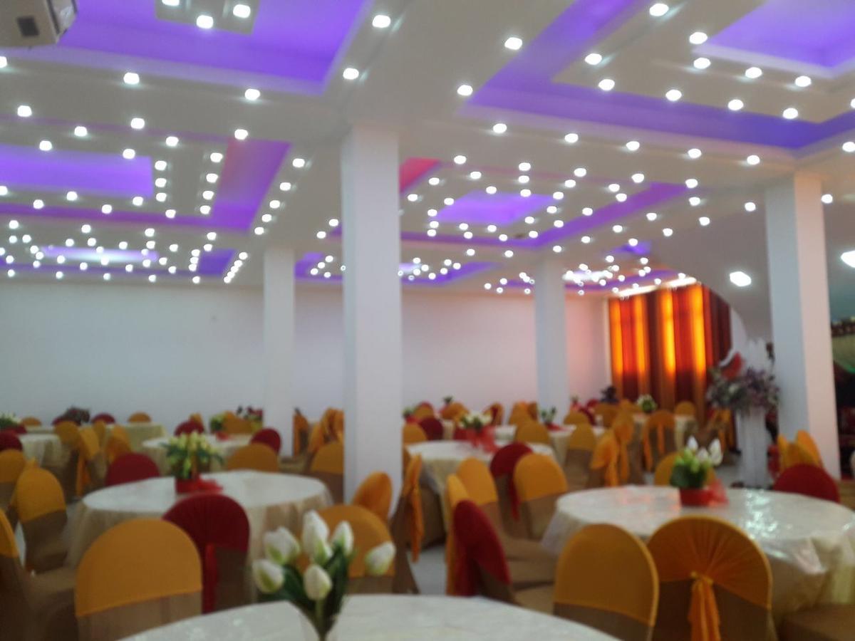 Avanya Hotel And Reception Hall Angunakolapelessa Eksteriør bilde